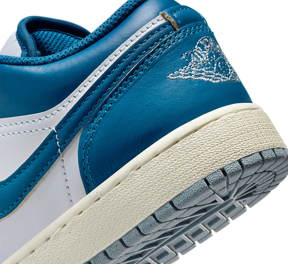 AIR JORDAN 1 LOW SE (GS) - Image 7