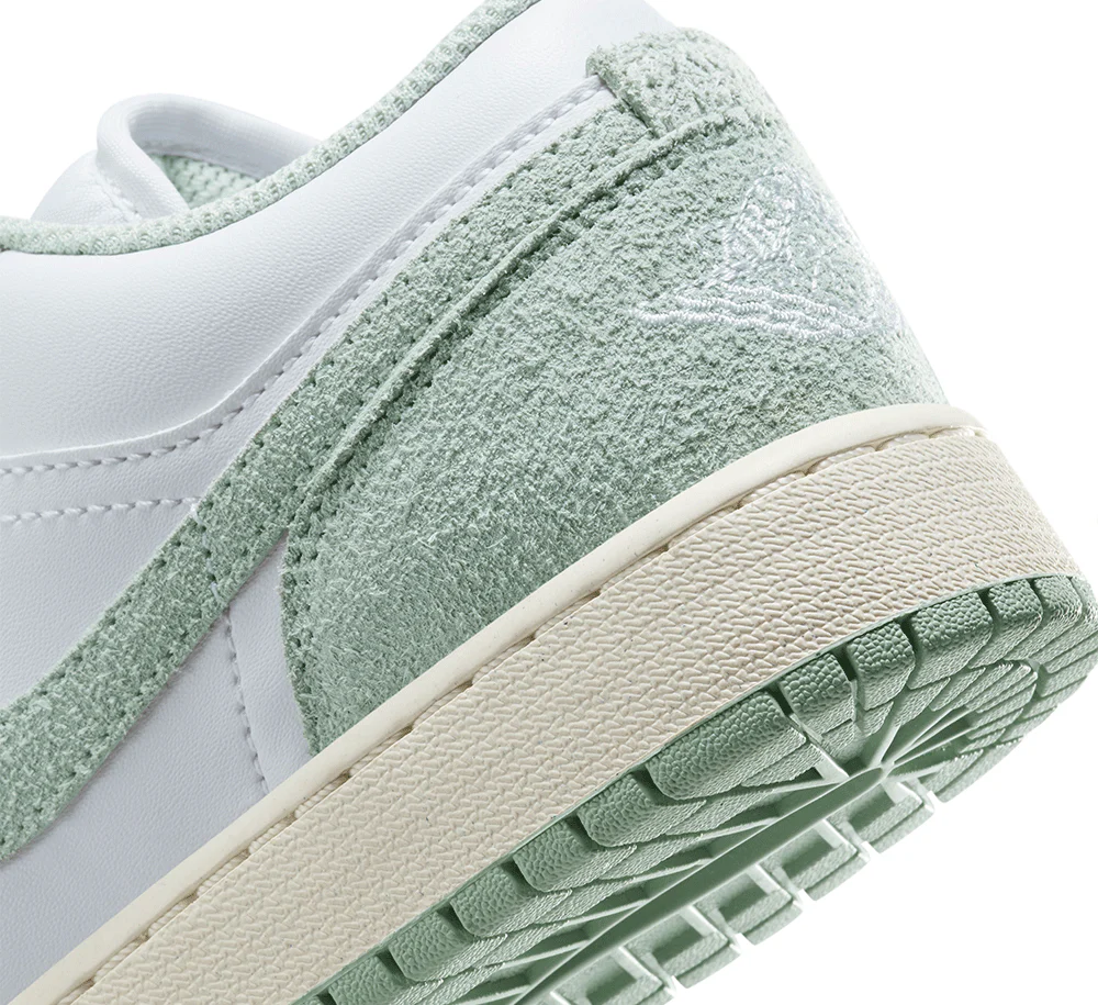AIR JORDAN 1 LOW SE (GS) - Image 7