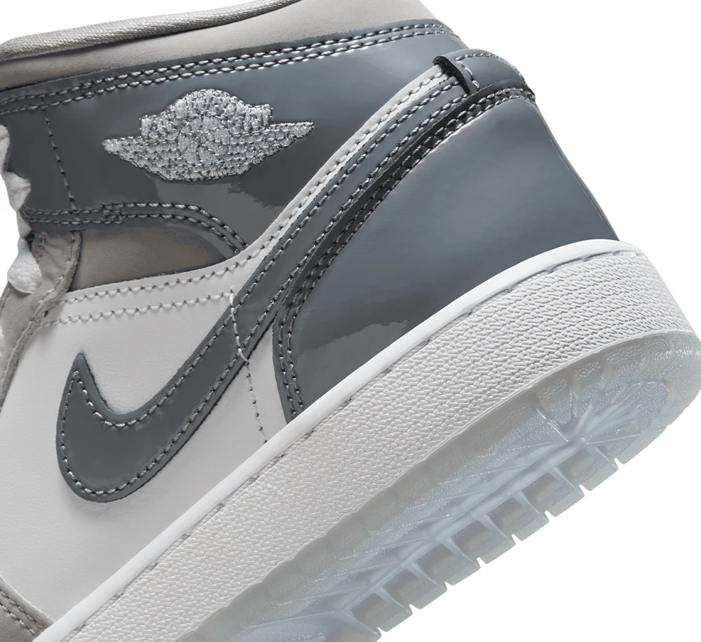 Air Jordan 1 Mid SE (GS) - Image 7