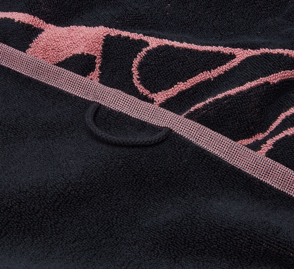 BACKWARDS TOWEL - Image 3