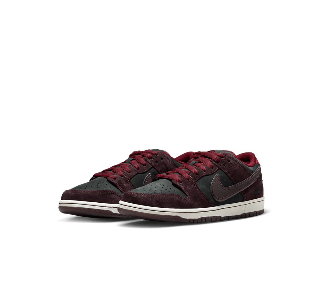 Nike SB Dunk Low Pro X Riot Skateshop QS - Image 2