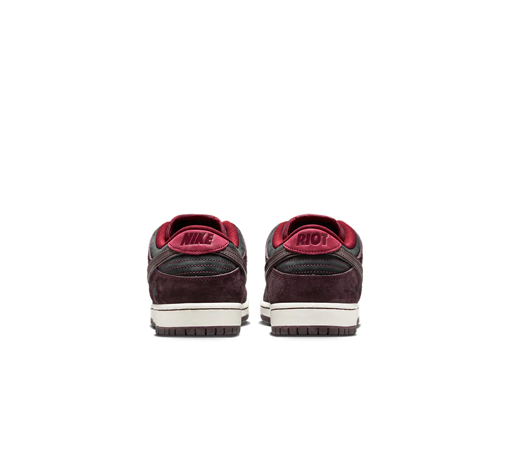 Nike SB Dunk Low Pro X Riot Skateshop QS - Image 4