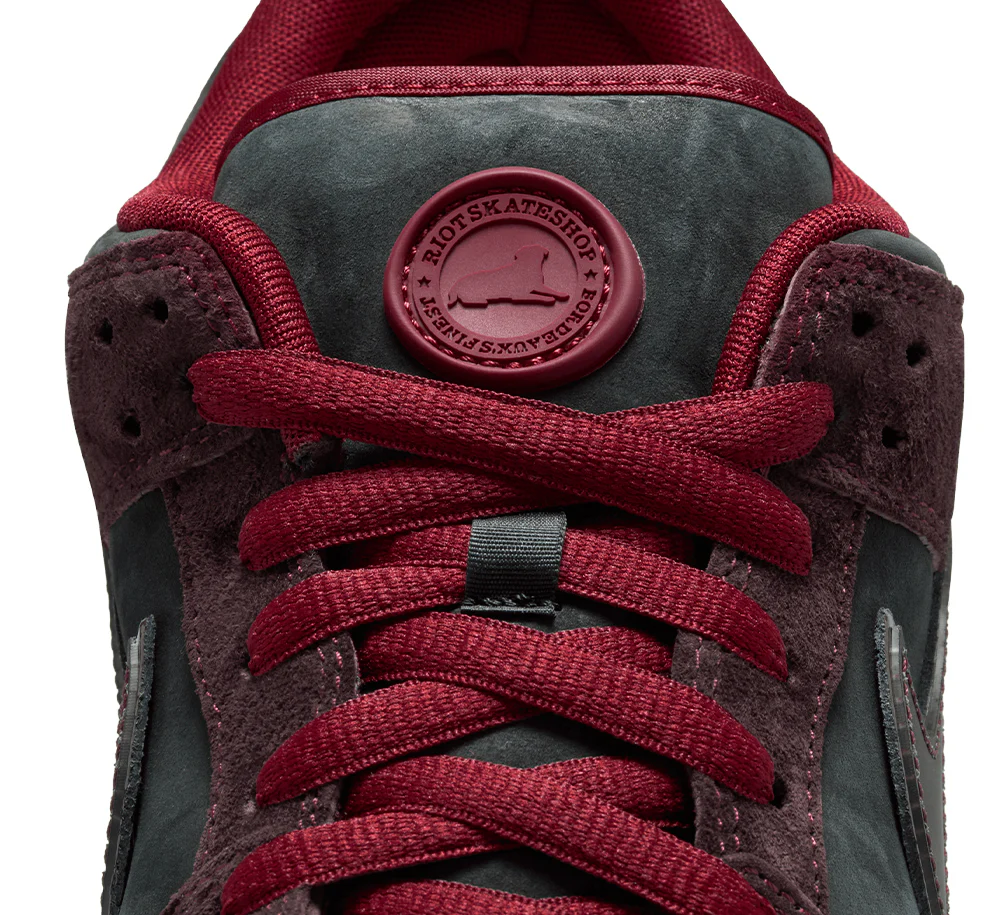 Nike SB Dunk Low Pro X Riot Skateshop QS - Image 7