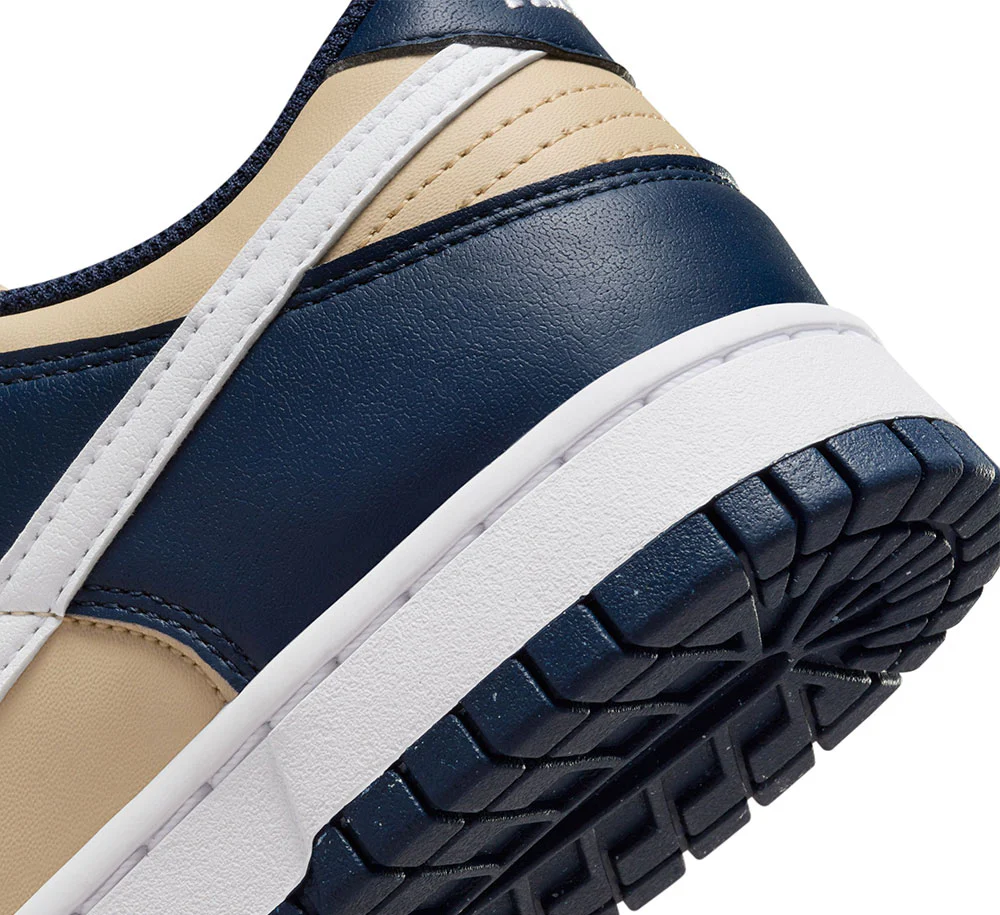 WOMEN NIKE DUNK LOW NEXT NATURE - Image 7