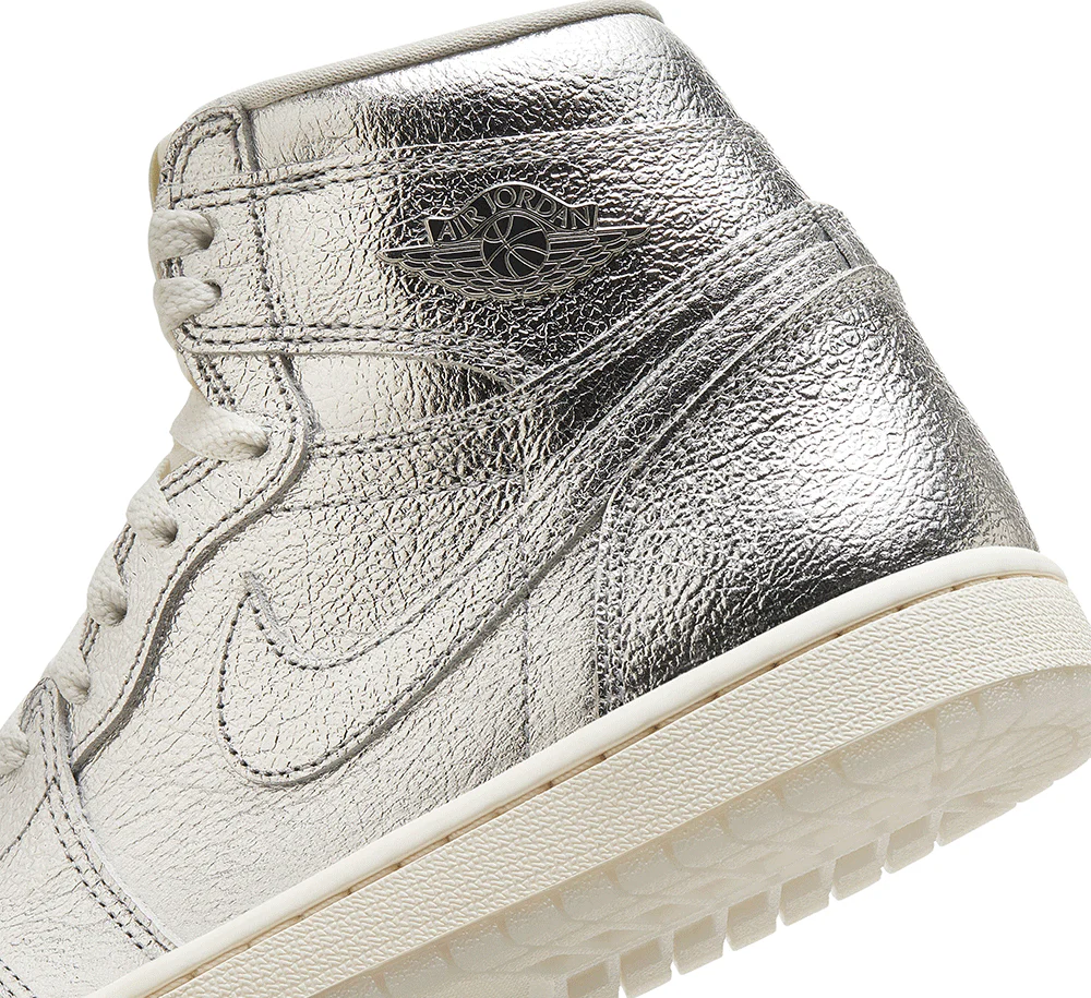 Women's Air Jordan 1 Retro High - Image 7