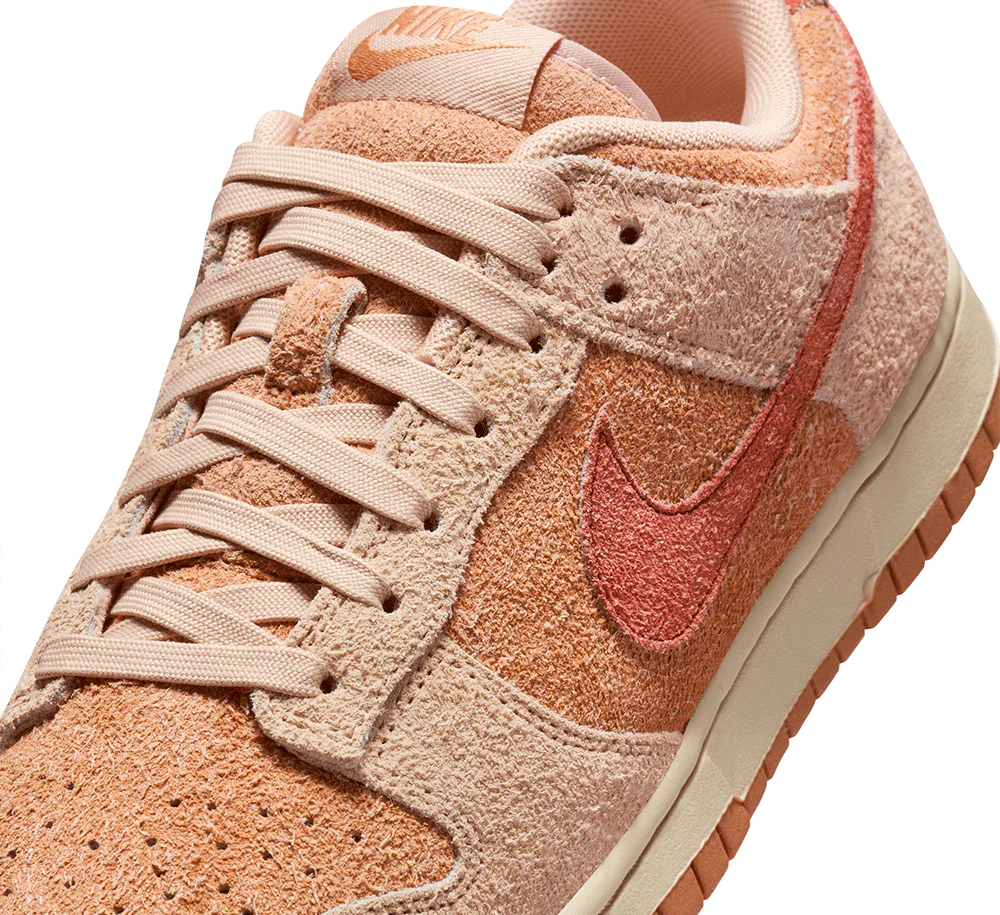 WOMEN'S NIKE DUNK LOW - Image 6