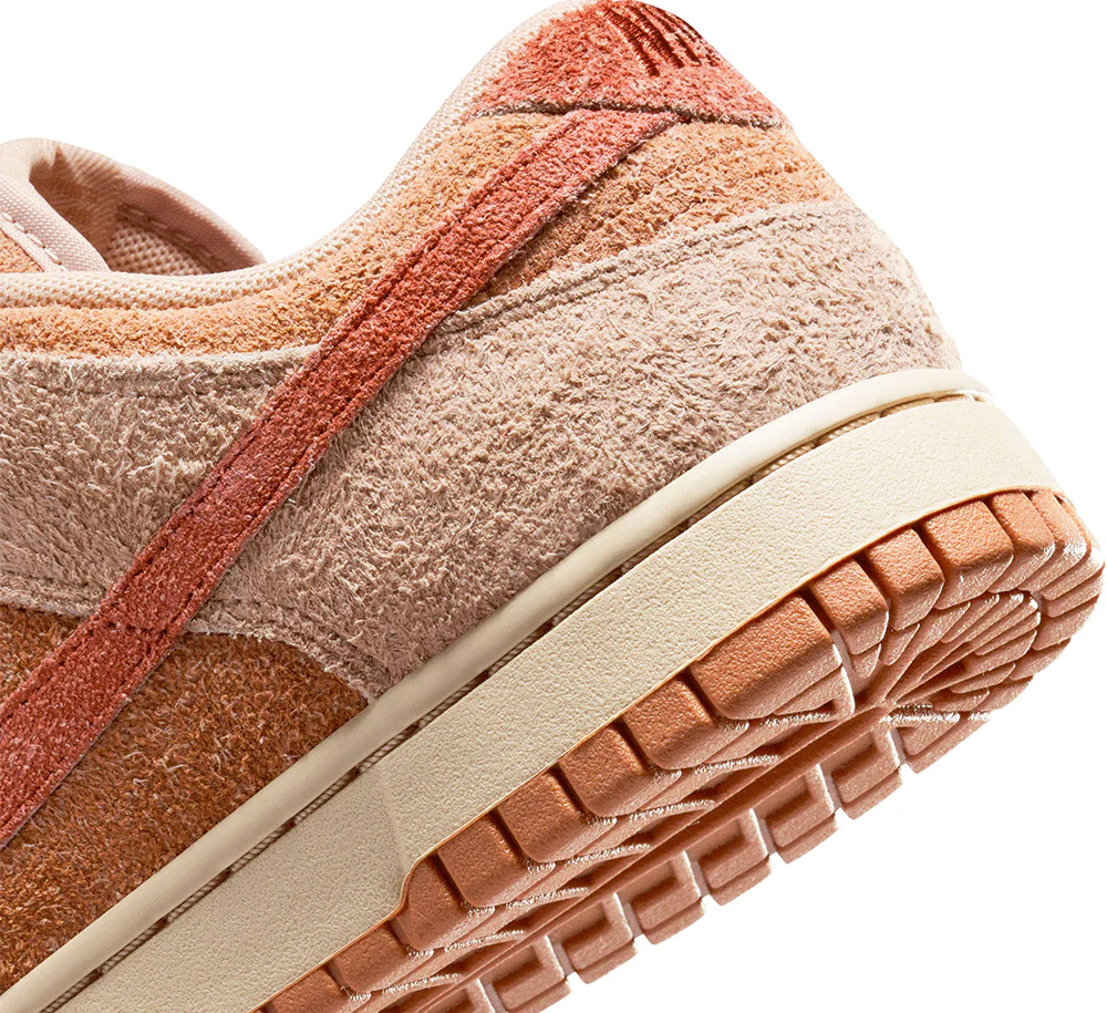WOMEN'S NIKE DUNK LOW - Image 7