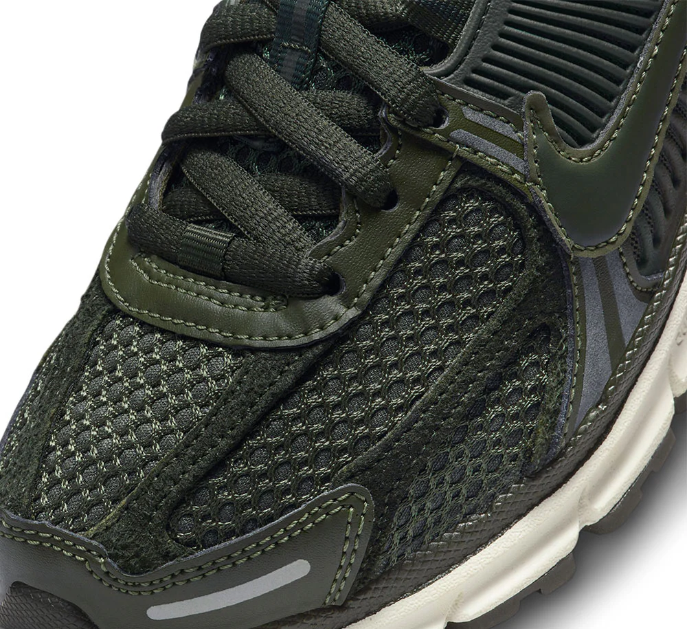 WOMENS NIKE VOMERO 5 - Image 6