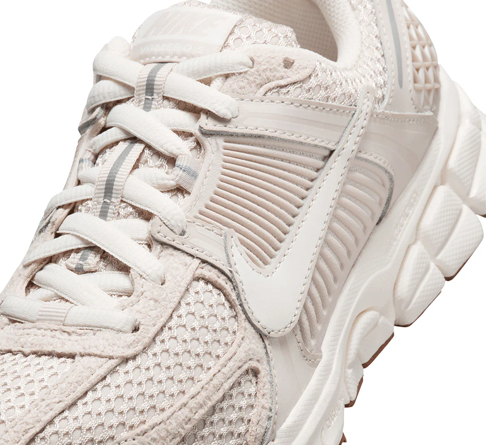 Women's Nike Zoom Vomero 5 - Image 5